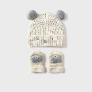 Set cappello e calzini
