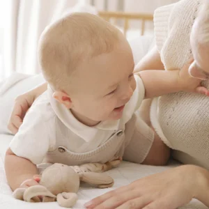 Completo salopette tricot e maglietta neonato