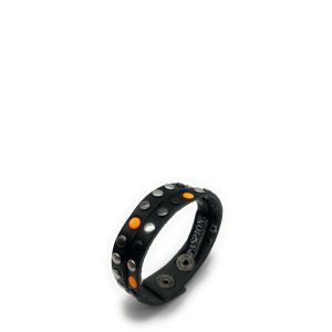 • Bracciale • Pelle nera • Borchie Arancione