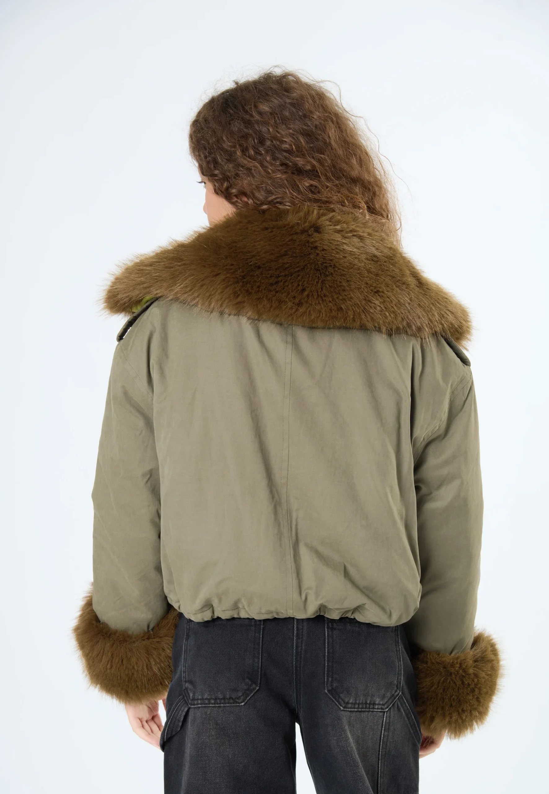 Giubbino Ragazza Corto Colore Militare – Pelliccia Staccabile e Fodera Verde Fluo - immagine 3