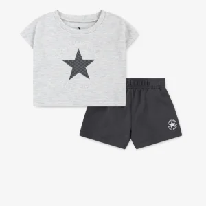 Completo sportivo maglietta con grafica e pantaloncino ragazza